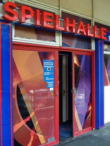 Bild EKT Farmsen Shop Casino Vulkan Stern im Obergeschoss Außengalerie